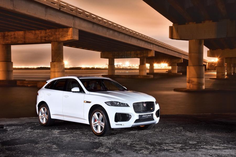  Jaguar F-Pace S 30d AWD 2016 года  (ZA) (фото 16 из 27)